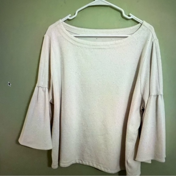 Elegant cream woman’s top size 2X bell sleeve work casual - Picture 2 of 7